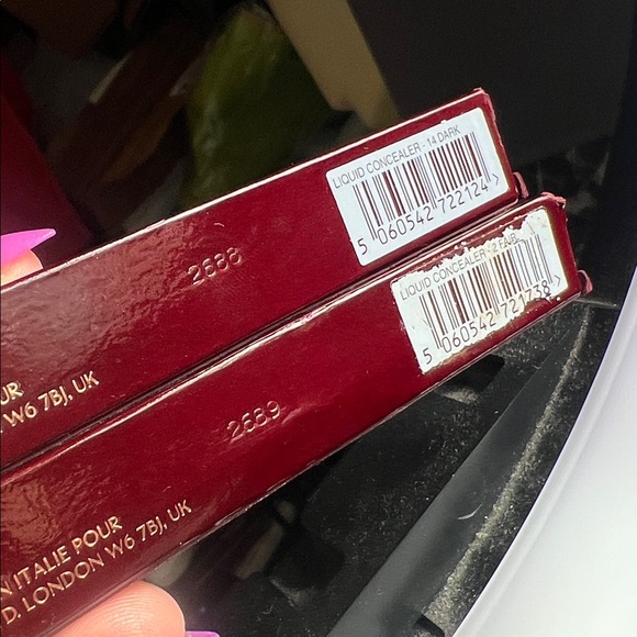 Charlotte Tilbury NEW Magic Away Liquid Concealer MULTI Fair and Dark - Picture 9 of 9